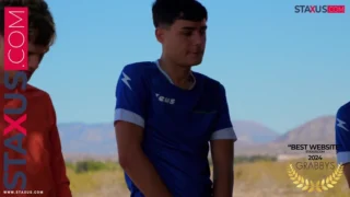 Sıcak Bisikletçiler Yol Kenarında Arzularına Yeniliyor